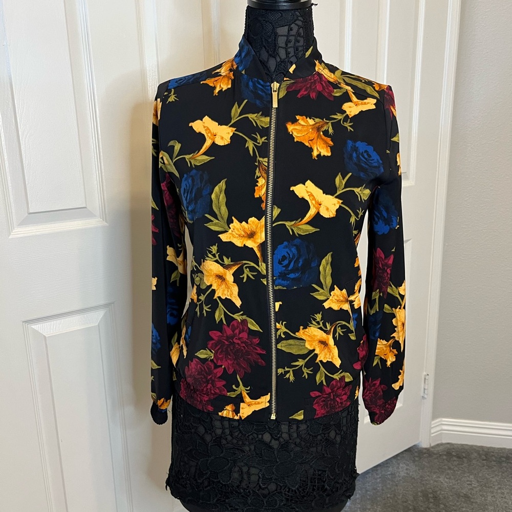 Susan Graver light zip front jacket. Size XXS